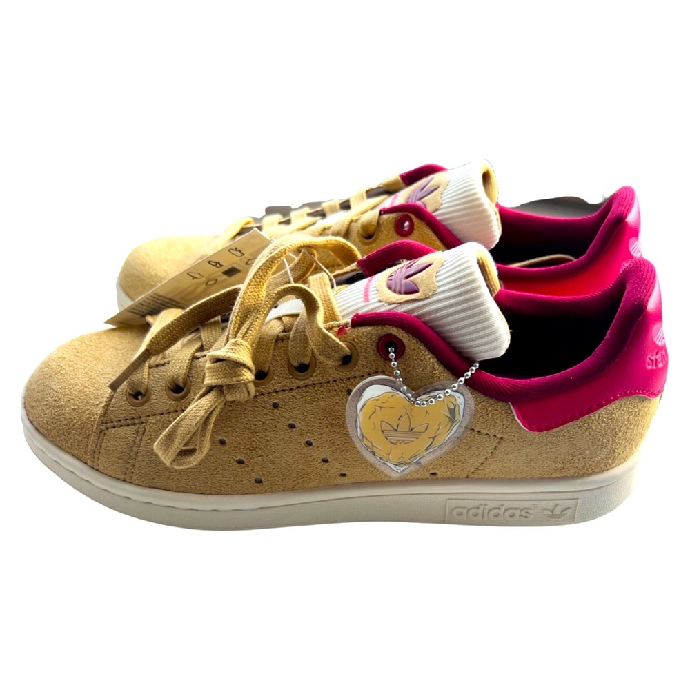 NWT ADIDAS ~ ♥️ “Be the Jelly to my Peanut” Stan Smiths in suede. Tan and red.